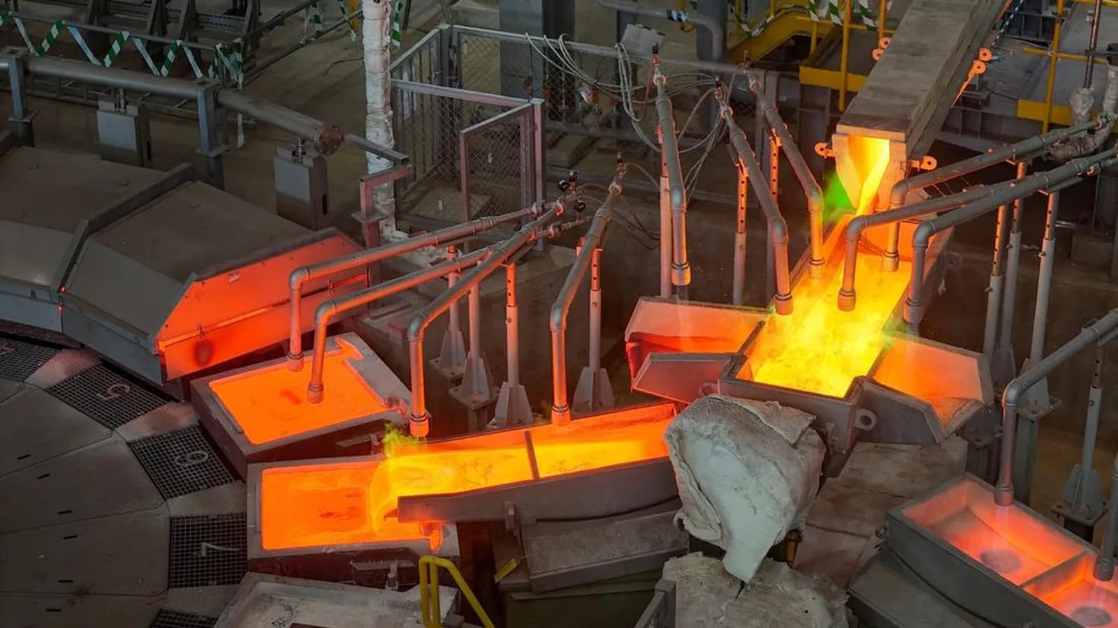 Antam Serap 9 Ton Emas Freeport dari Smelter Gresik, Pasokan Domestik Menguat